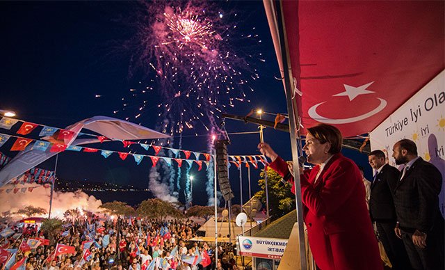 Meral Akşener, Büyükçekmece'de konuştu
dha.com.tr/r/1586287