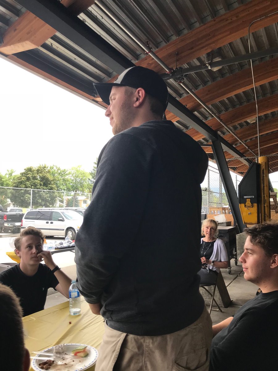 KSSCAREERS's tweet photo. Dual Credit Automotive Year End Celebration
@SD23News #dualcredit #Automotive https://t.co/bKtFiNVky8
