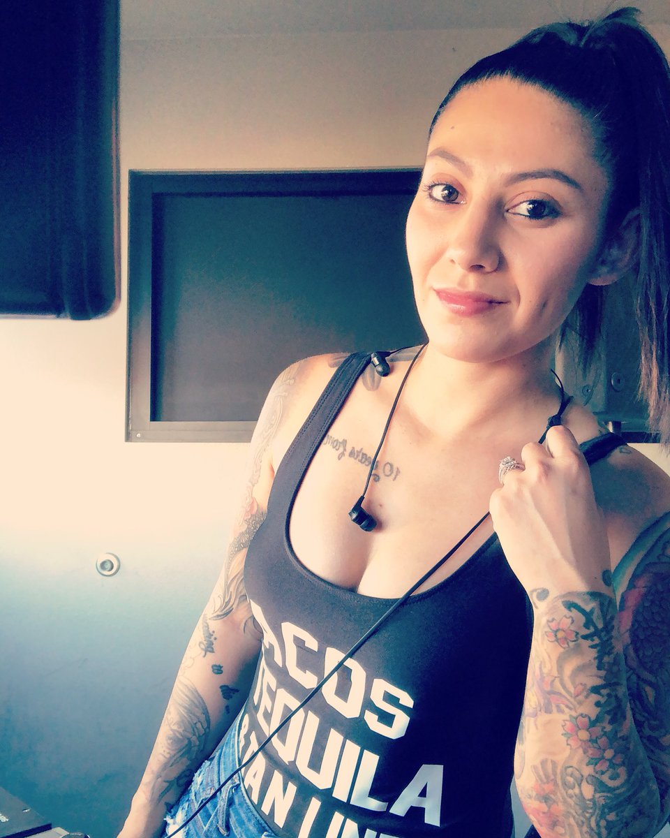 TheeDjCorona's tweet photo. Tacos
Tequila
& Tan Lines 🌴
Dropping the beats @radiuspool come by if you’re in Vegas!
#djcorona #bitemebabeclothing #vegas #stratosphere #radiuspool https://t.co/OPgxf2xFnL