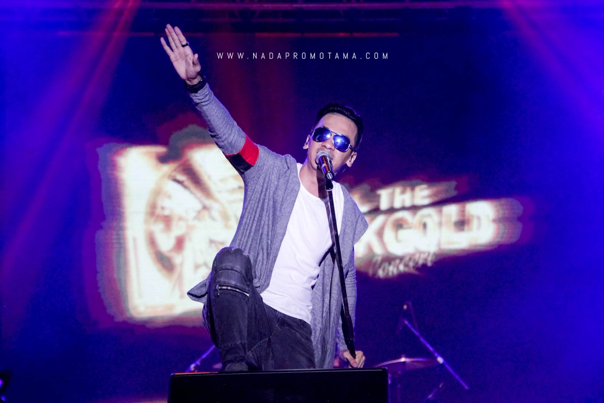 NadaPromotama's tweet photo. #throwback
Let's fly
@PilotzIndonesia at Apache Feel The BLACKGOLD Concert
Hal. Stadion Kebon Dalem - Kendal 12 Agustus 2017
in frame: @PilotzIndonesia @PilotzIndonesia
📷: @akhmaddody
#nadapromotama #apachefeeltheblackgoldconcert #feeltheblackgoldconcert #eventapache #pilotz https://t.co/HIO1LeyLfe