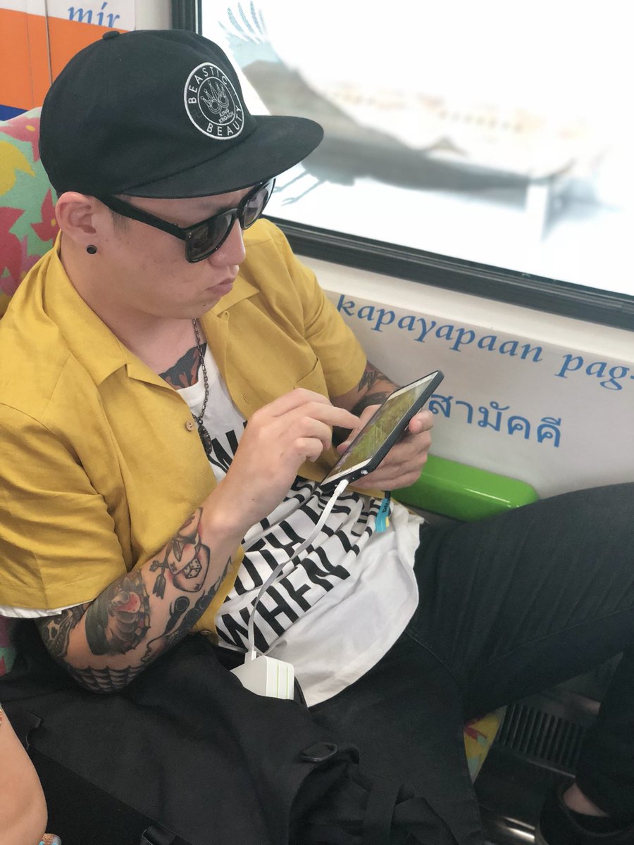 갤럭시익스프레스는 현재 DMZ PEACE TRAIN을 타고 철원으로 가고 있습니다. 잠시 후 PEACE TRAIN을 평화행 급행열차로 만들 공연이 시작됩니다.