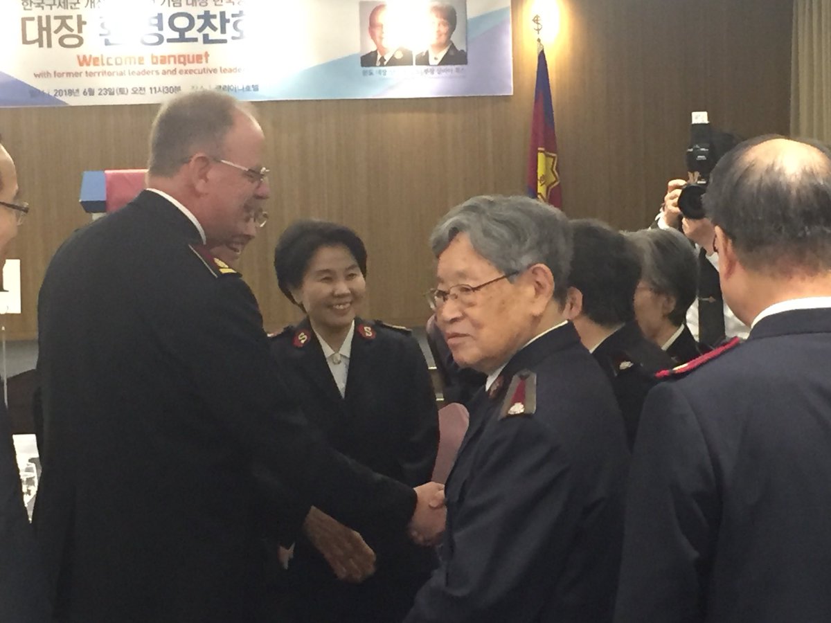 Commissioner Silvia and I start our visit to Korea with a welcome lunch with retired Territorial leaders and members of the Territorial Executive Council.