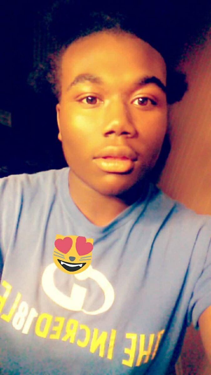 18Schild's tweet photo. YellowSkin๐๐๐ฏ๐
#MC #Fridayyyyyyy๐ https://t.co/GN5DunK1qb