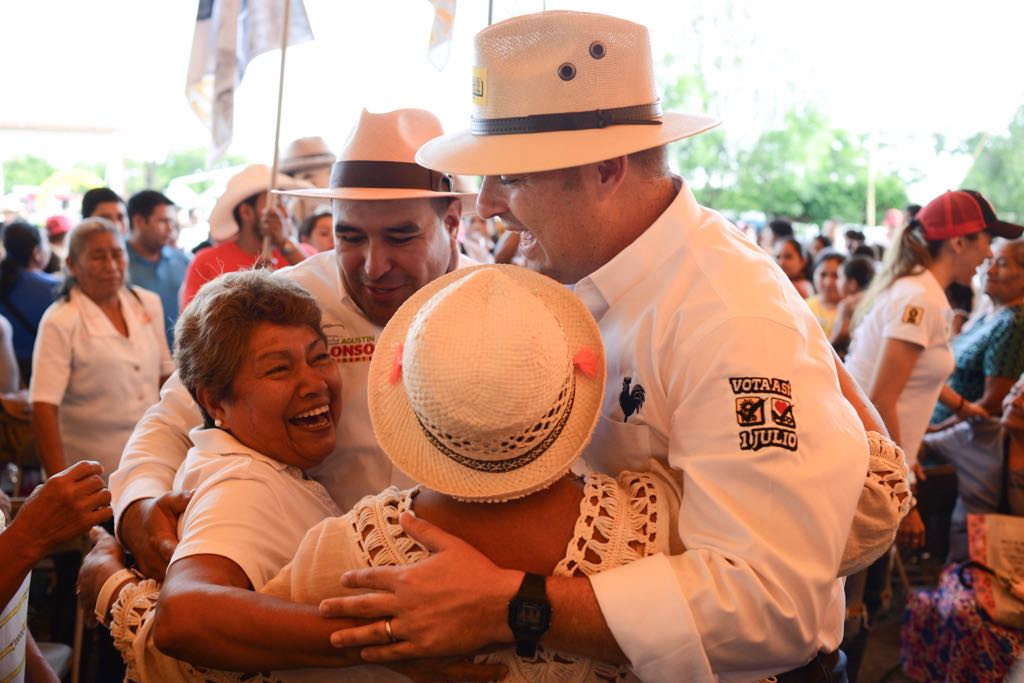 rodrigogayossoc's tweet photo. Hoy es momento de que los politicos hablemos con la verdad y viendo a la gente a la cara; por eso, con profunda convicción y principios tomé la mejor decisión, de encabezar el único proyecto que representa la verdadera izquierda en #Morelos. #VotoInteligente
#GayossoGobernador https://t.co/UZzY0MRGIS