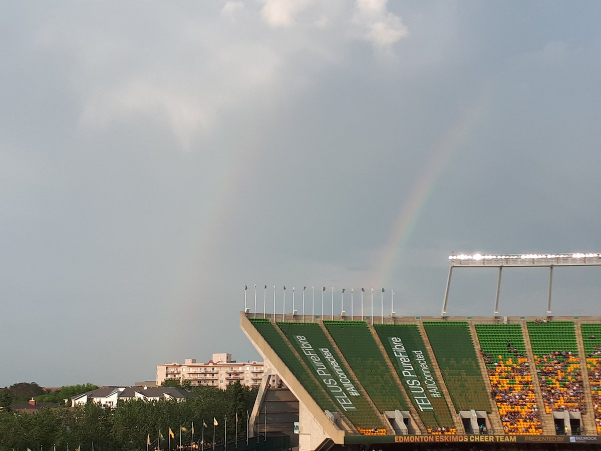 edgyerin's tweet image. Double 🌈🌈
#OneEmpire #GoEsksGo