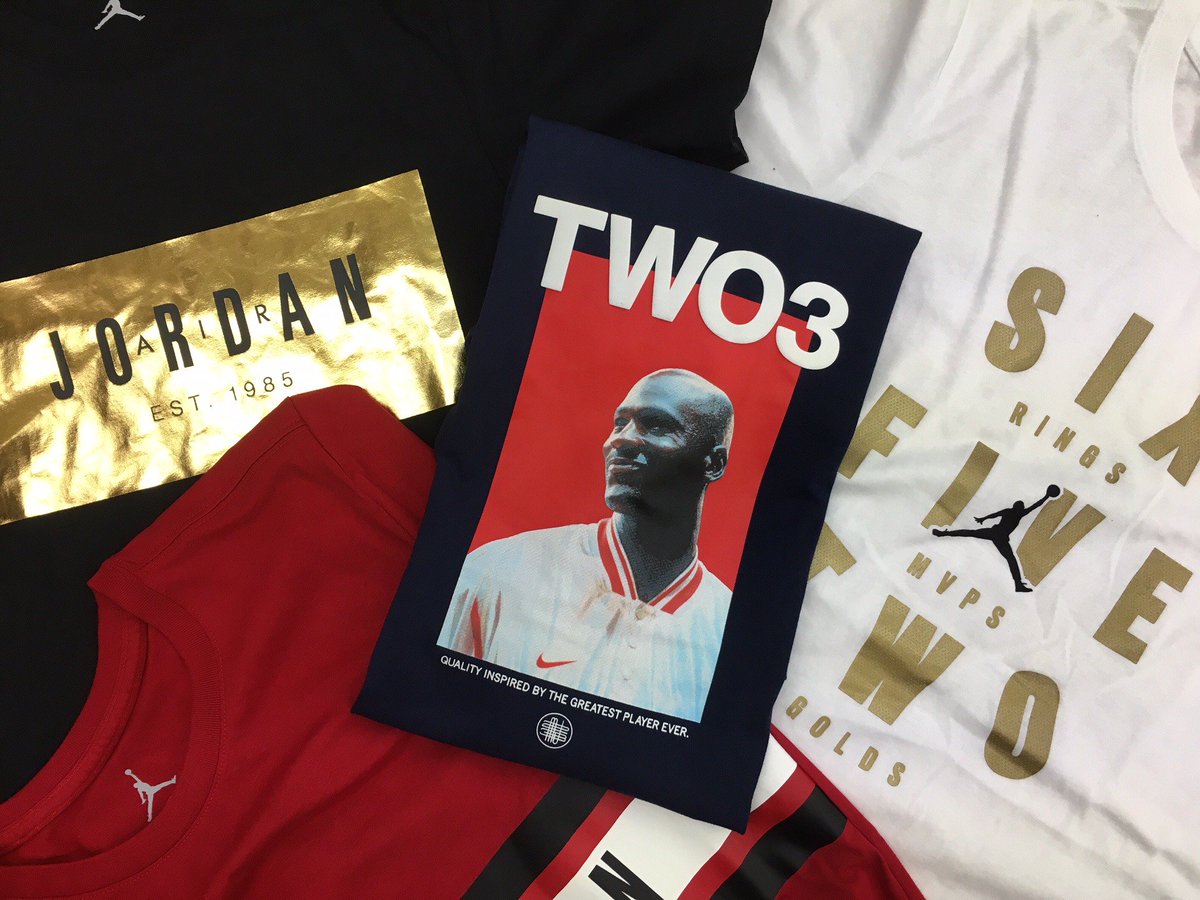 gallery2basket's tweet photo. 【新商品入荷】JORDANの新作Tシャツが入荷しました！
#gallery2 #ギャラリー2 #ギャラ2 #バスケットボール  #michaeljordan #jordan #airjordan #エアジョーダン #マイケルジョーダン #jordantee #ジョーダン #ジョーダンtシャツ #nike #nikebasketball #jordanbasketball
https://t.co/mZEildXvg8 https://t.co/wvYqGDUsbp