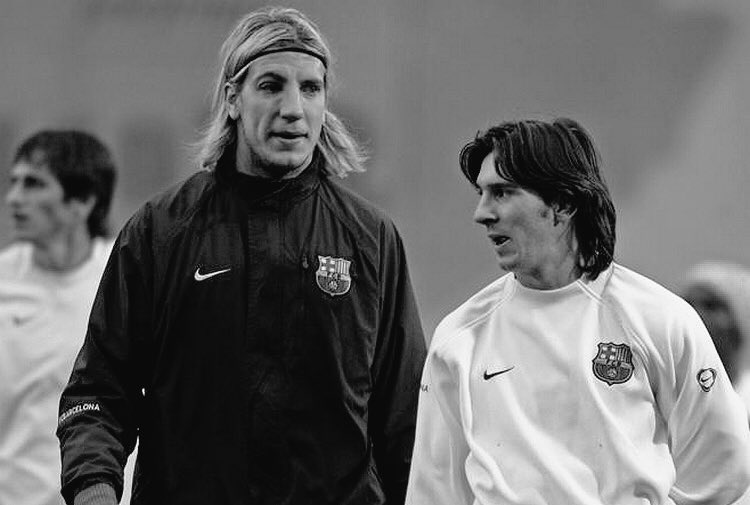 Leo Messi On Twitter Maxi Lopez Messi Feels The Pressure From 40 Million Argentines