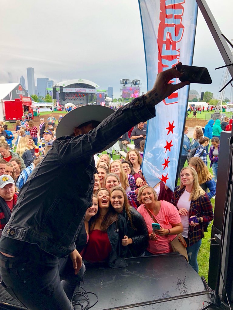 opry's tweet photo. It was one heck of an #Opry #CircleThrowdown with our buds @LOCASHmusic to kick-off @LakeShakeFest! π€
Watch it here: https://t.co/LPB0gctWDv https://t.co/y76kbhLNxt