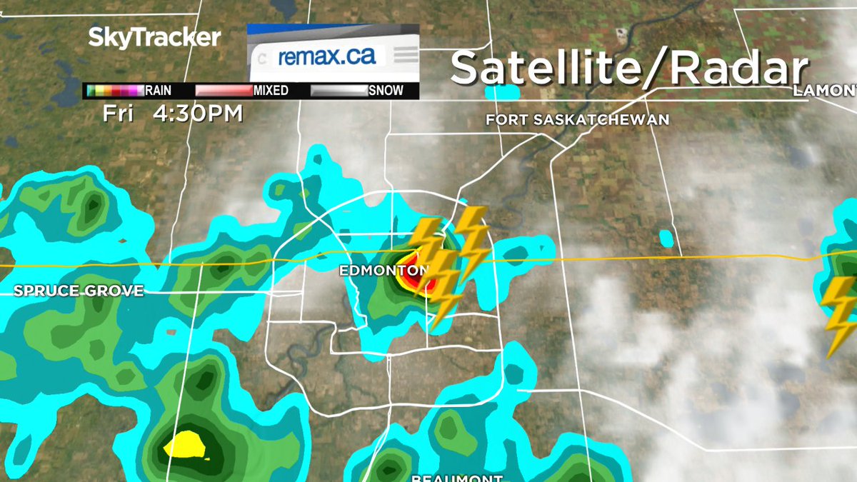 jessebeyer's tweet photo. Single cell causing some heavy showers and thunder and lightning in Edmonton right now. Severe thunderstorm warning issued for Edmonton. #yeg yegwx #abstorm https://t.co/G0HHW7FOEK