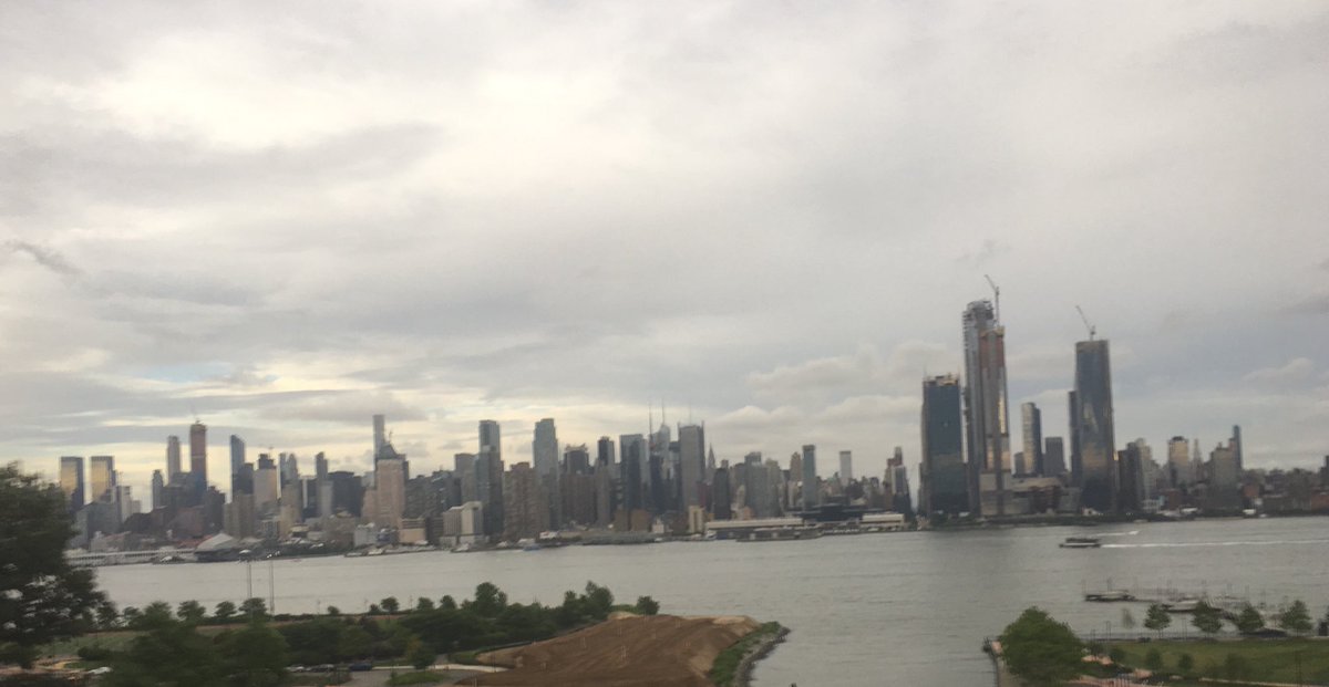 Got out of #NYC, finally. Greatest city in the world but I like it better right now from the #NJSide. #nycphotographer #nycphotography #nycskyline #nycskyscrapers #weekend #commute