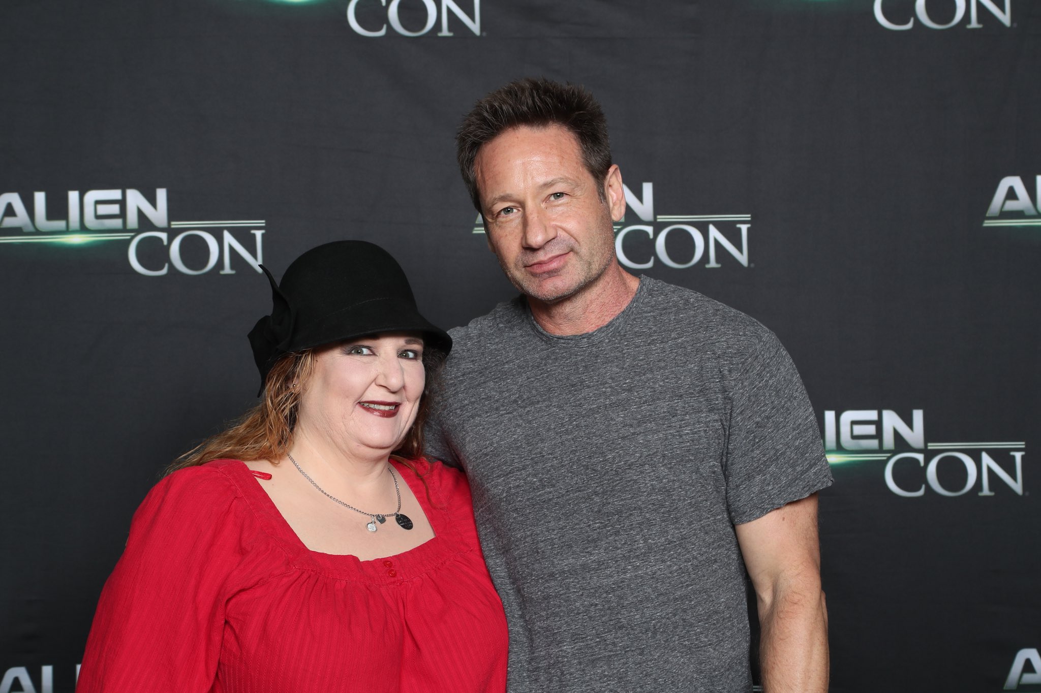 2018/06/17 - David at AlienCon 2018 at Pasadena Convention Center - Page 4 DgVLMTCUYAAe4Lb