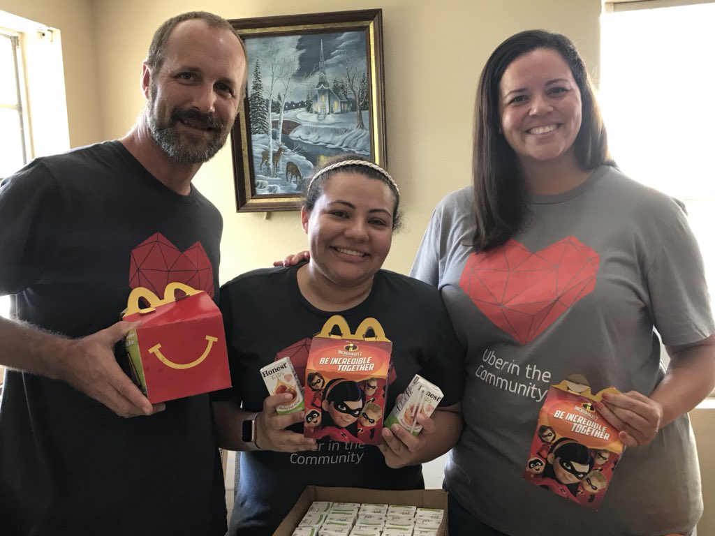 StephSmithFL's tweet photo. Honored to join my @UBER colleagues in serving lunch to veterans at New Beginnings Of Tampa this afternoon! Amazing testimonies of 2nd chances, thankful to help this organization in a small way. 🇺🇸 #UberInTheCommunity https://t.co/tQ7zX0O7Kq