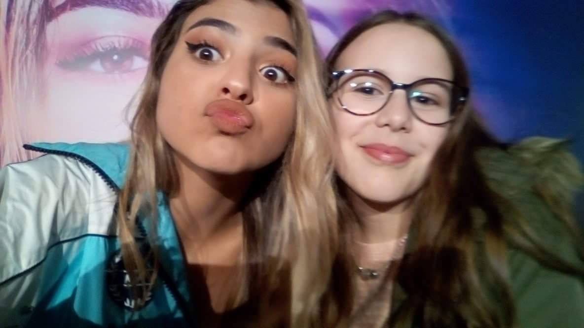 mariabbe32's tweet photo. MUITOS PARABÉNS @a_bandeirinha desejo-te o melhor dia do mundo junto das pessoas que mais gostas! Obrigada por todas as vezes que me fizeste sorrir, adoro o teu trabalho, nunca desistas💖💖
Adoro-te e desejo-te o maior sucesso do mundo!! https://t.co/5xcl67NNql