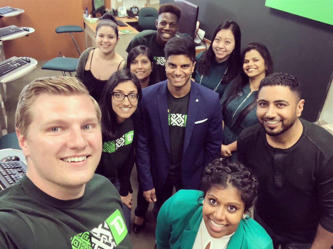 Celebrated my employees this week Joeys of lunch, Swell bottles, wing nights! Such an awesome team I have at Ellerslie. <a href="/mehala26/">Mehala W</a> <a href="/NikiPurani/">Niki Purani</a> @swolebruhh86 @yentelababy