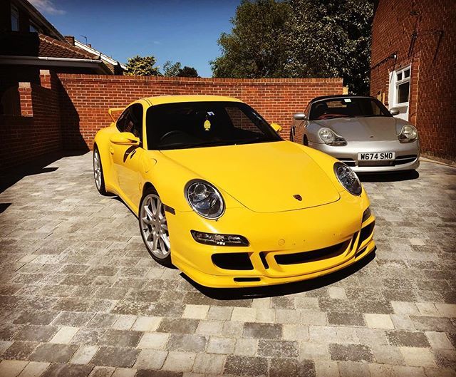 porschefind's tweet photo. No front plate. Look so much cleaner. The wax job also helped. #porsche #porsche997 #997 #911997 #gt3 #gt3rs #991r #gt2rs #gt4 #turbo #porscheturbo #boxster #boxster986 #speedyellow #driver81 #drivewaygoals #porschefind #like4like #likeforfollow #f4f #fo… https://t.co/xXlmjJDoEu https://t.co/e8LZT3LDpN