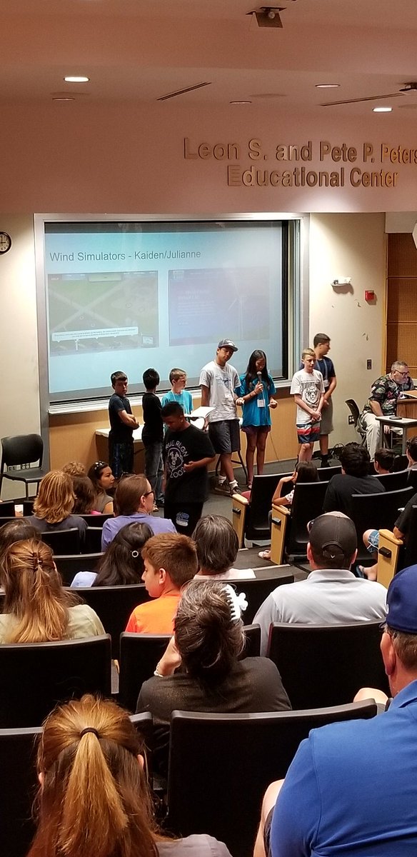 howie_hua's tweet photo. 3rd-12th grade students learning about wind energy through finding the most efficient angle of the blades of the wind turbine and playing Wonderville's Save the World at Fresno State's STEM academy. #csufmath https://t.co/ZXqbDhUUbi