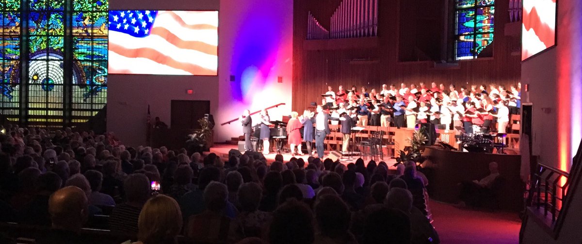 JoyceBOliver's tweet photo. A full house tonight at St Matthews Baptist Church worshipping with Sandi Patty and Larnelle Harris concert https://t.co/jOdxtM5frJ