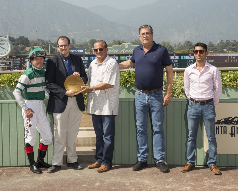 sadlerracing's tweet photo. Great way to end the day ! Yuvetsi took the lead all the way home for the win in the #santaluciastakes @santaanitapark A great ride by #tylerbaze. Congrats to our amazing owners @KostaHronis and our ever dedicated team at the barn! @JuanLeyva1984 @johnwsadler https://t.co/DOTxIuhObb