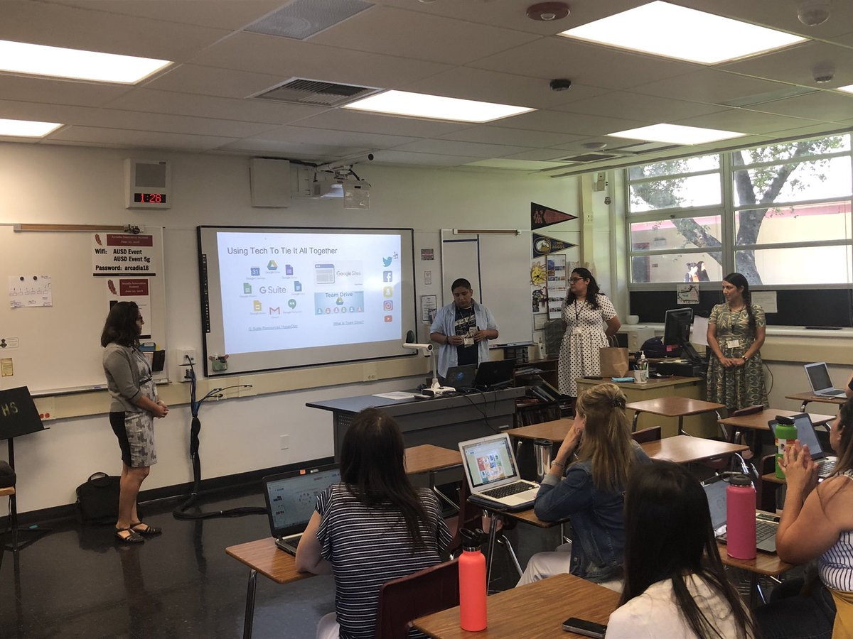 Another great #ArcadiaInnovation Summit. Learned a lot of great information this year that I can take back w/me. Our presentation of the Parent Camp was a huge success. Today was a good day #EMCSD @evelynb909 @syl_cuevas_ @yvettechall @MrGalind0