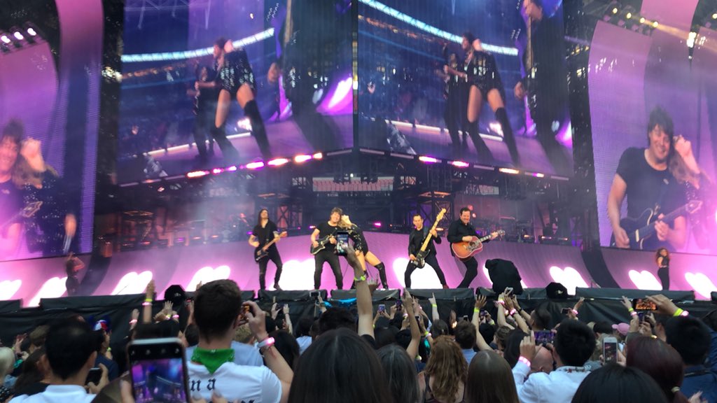 PrematureQuiche's tweet photo. I had the most amazing late birthday present to see Taylor again!!!  AND SHE WAS SO CLOSE 😭😭😭.  Can’t wait to do it all again tomorrow 😂 https://t.co/n5DkRK5uhP
