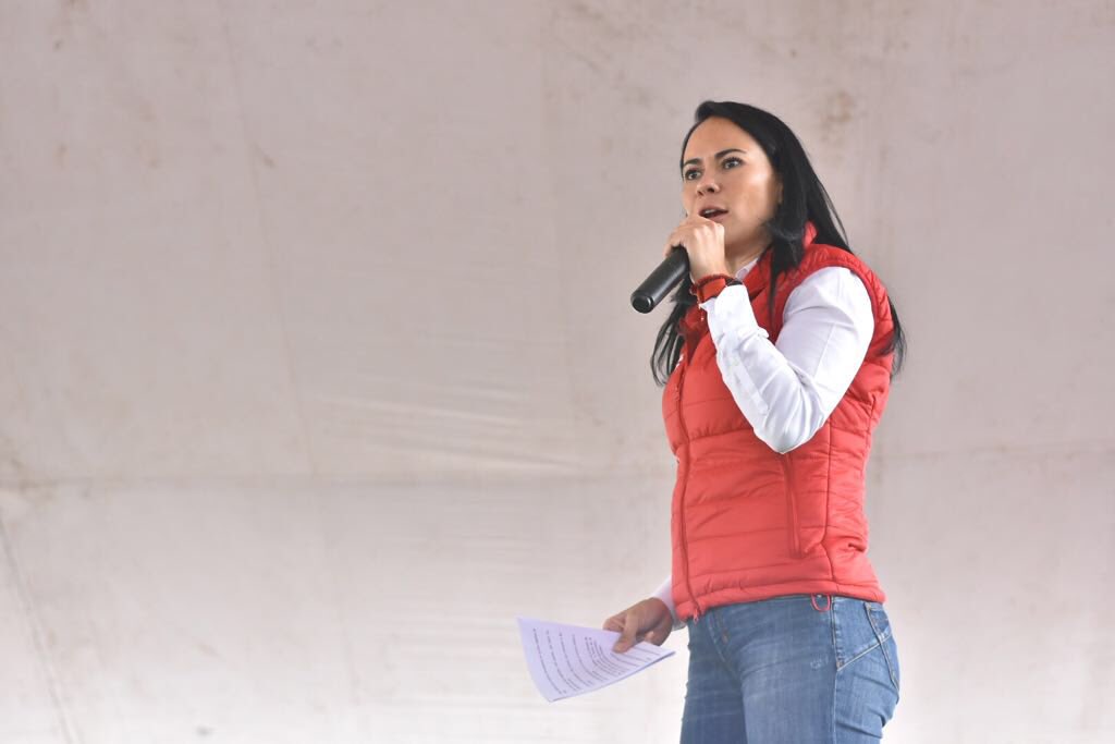 AlejandraDMV's tweet photo. En esta campaña, todos los días cuando me levanto, sueño, anhelo, trabajo y lucho porque 🇲🇽, sea un país que respete a la mujer, que valore su esfuerzo, que reconozca sus conquistas... Y estoy convencida, de que con el empuje de esta Región Pirámides ¡si es posible!. #NoMeRajo https://t.co/CXu3gRBMfM