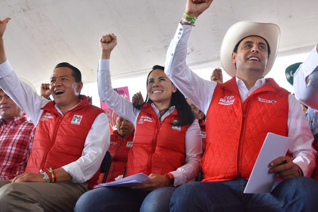 AlejandraDMV's tweet photo. En esta campaña, todos los días cuando me levanto, sueño, anhelo, trabajo y lucho porque 🇲🇽, sea un país que respete a la mujer, que valore su esfuerzo, que reconozca sus conquistas... Y estoy convencida, de que con el empuje de esta Región Pirámides ¡si es posible!. #NoMeRajo https://t.co/CXu3gRBMfM