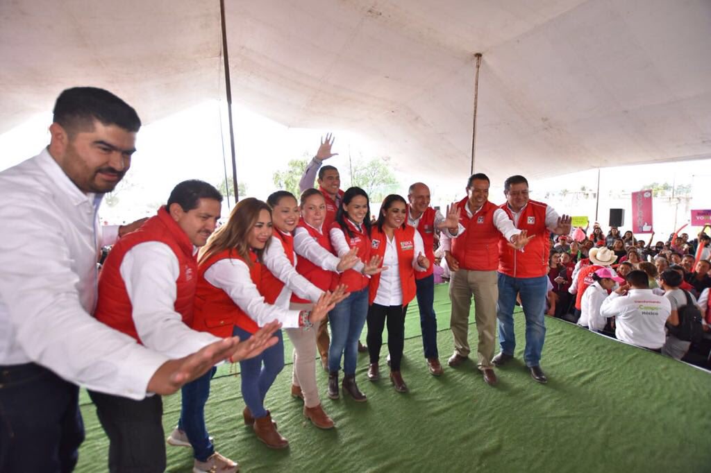 AlejandraDMV's tweet photo. En esta campaña, todos los días cuando me levanto, sueño, anhelo, trabajo y lucho porque 🇲🇽, sea un país que respete a la mujer, que valore su esfuerzo, que reconozca sus conquistas... Y estoy convencida, de que con el empuje de esta Región Pirámides ¡si es posible!. #NoMeRajo https://t.co/CXu3gRBMfM