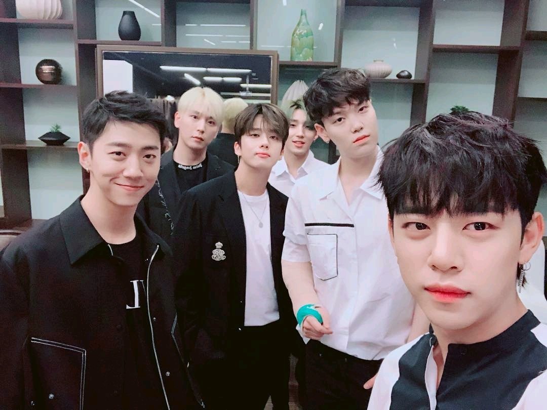 joohuns_'s tweet photo. bbang looks so good here ㅠ https://t.co/FfFlBE06rS