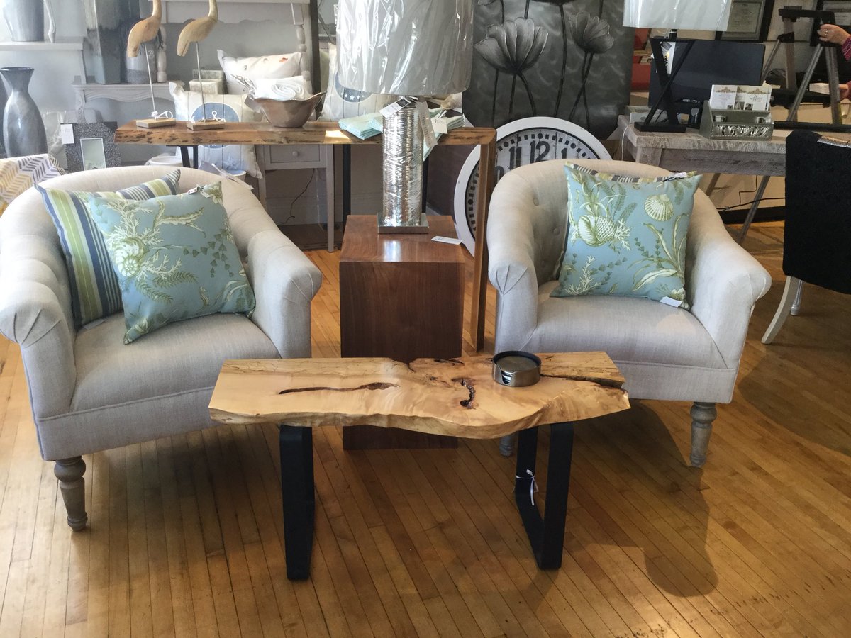 DecorDesignOS's tweet image. #Beautiful tufted chairs #furniture #decorating #linen shade