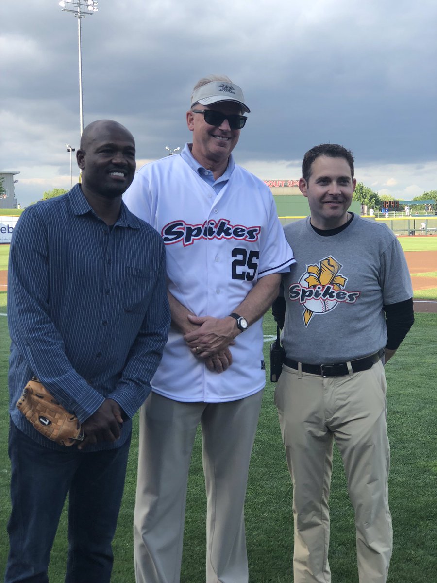 Omaha Storm Chasers Former Omaha Royals Infielder Harold Reynolds Is Here And He Ll Be Signing Autographs For The Next Hour 50maha T Co Tfkczyjfjy Twitter