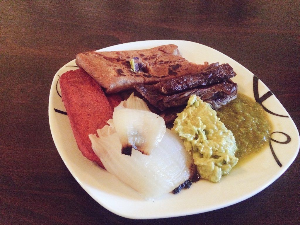 Mr_pini_77's tweet image. Creo que todo lo que tenga que ver con Carne 🥩 me queda muy rico 🤤 #DeChef 👨🏽‍🍳