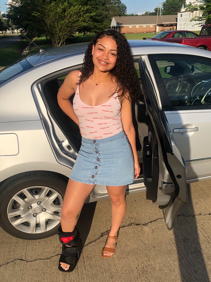 crybabychels's tweet photo. cutie w/ a boot π #picsfromyesterday β£οΈ https://t.co/2LxTKlHHqH