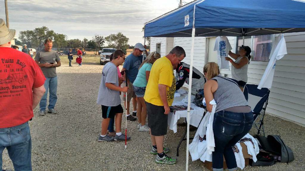 BobbyEarnhardt's tweet photo. Thanks to everyone who came out to the autograph session this evening at Salina Speedway. Enjoyed meeting you all #dirttrackracing #openwheelmodified #kansasdirttrack https://t.co/WZwf2WaUx8