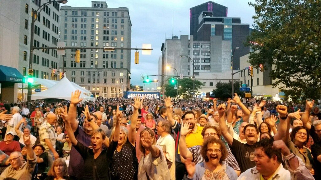 RocJazzFest's tweet image. Oh hey there opening night #JazzFest goers! @vintagetrouble