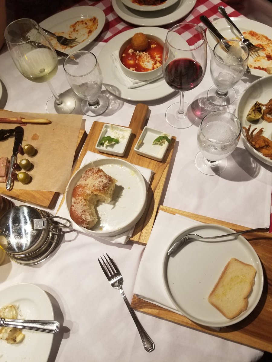 Tammileetips's tweet photo. Feasting at Cucina Del Capitano on the @CarnivalCruise Horizon tonight and wow is it delish!
#cruisingcarnival #carnivalpartner #CarnivalHorizon #funonthehorizon https://t.co/DLAxByqkNo
