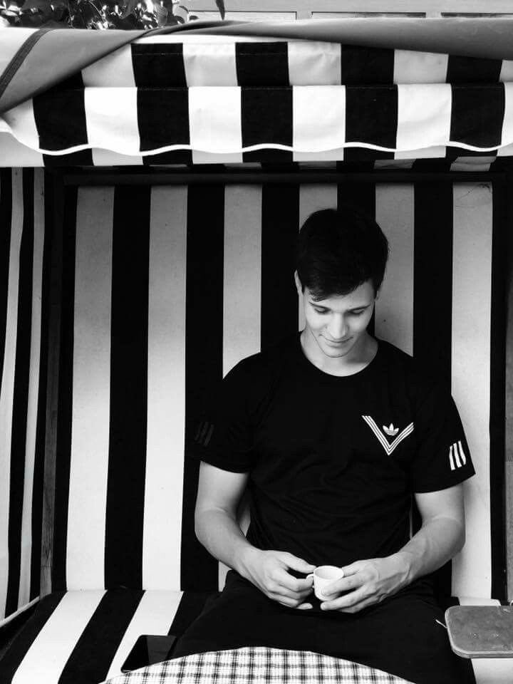 DhHaar's tweet photo. Danke für diesen wundervollen Abend mit dir @Wincent_Weiss 😍😍❤️ freue mich auf die nächsten Male... (Hamburg, Damp, Bremen und Berlin)✨❤️ und Danke @TiniB4 das ich dich endlich treffen konnte 😍😍😍❤️ https://t.co/RJVtyn9GCN