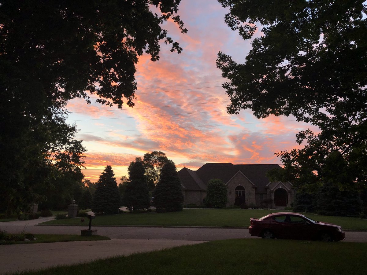 jaycem13's tweet photo. Thank you God for making Sunsets/Sunrises a thing 🙂🙏🏽 https://t.co/s6waEOnjNU