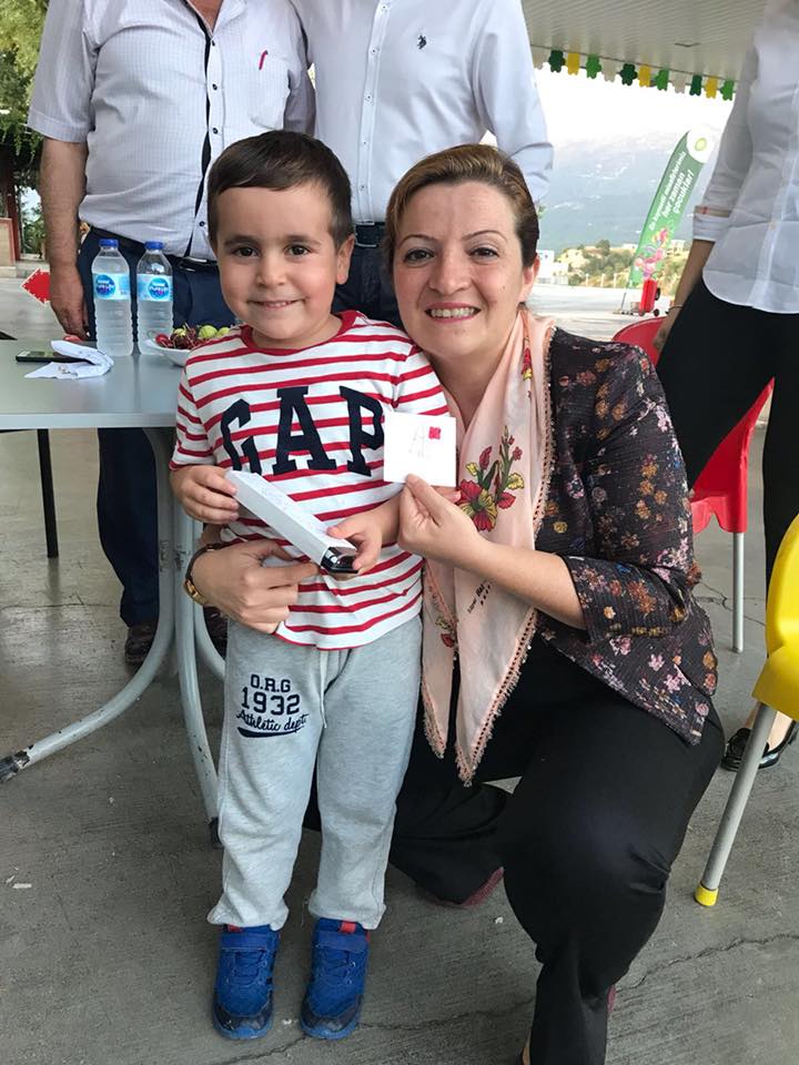 MelikeBasmac's tweet photo. Minicik bir yürek ve onun ellerinden çıkmış bir resim,bahtın adın gibi olsun, Umut....#TAMAM https://t.co/L2yKi3TaFh