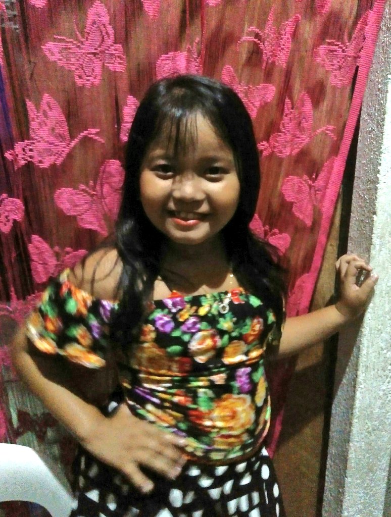 titatuttii's tweet image. Lol nagpamake-up pa sakin yung anak ng foster parent ko, at nagfafashion show complete with heels and awra outfit, 8:30 na kagabi!!! Ahahahahaha anak ko yata talaga to???!!!  #CommServe #CommServ2018