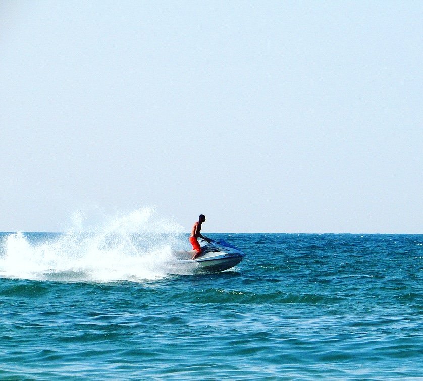 6hourlycom's tweet photo. For #life is full of #adventures. #face it. #enjoy it.
#6hourly #beach #activities #watersports https://t.co/QFaXmJAu9k