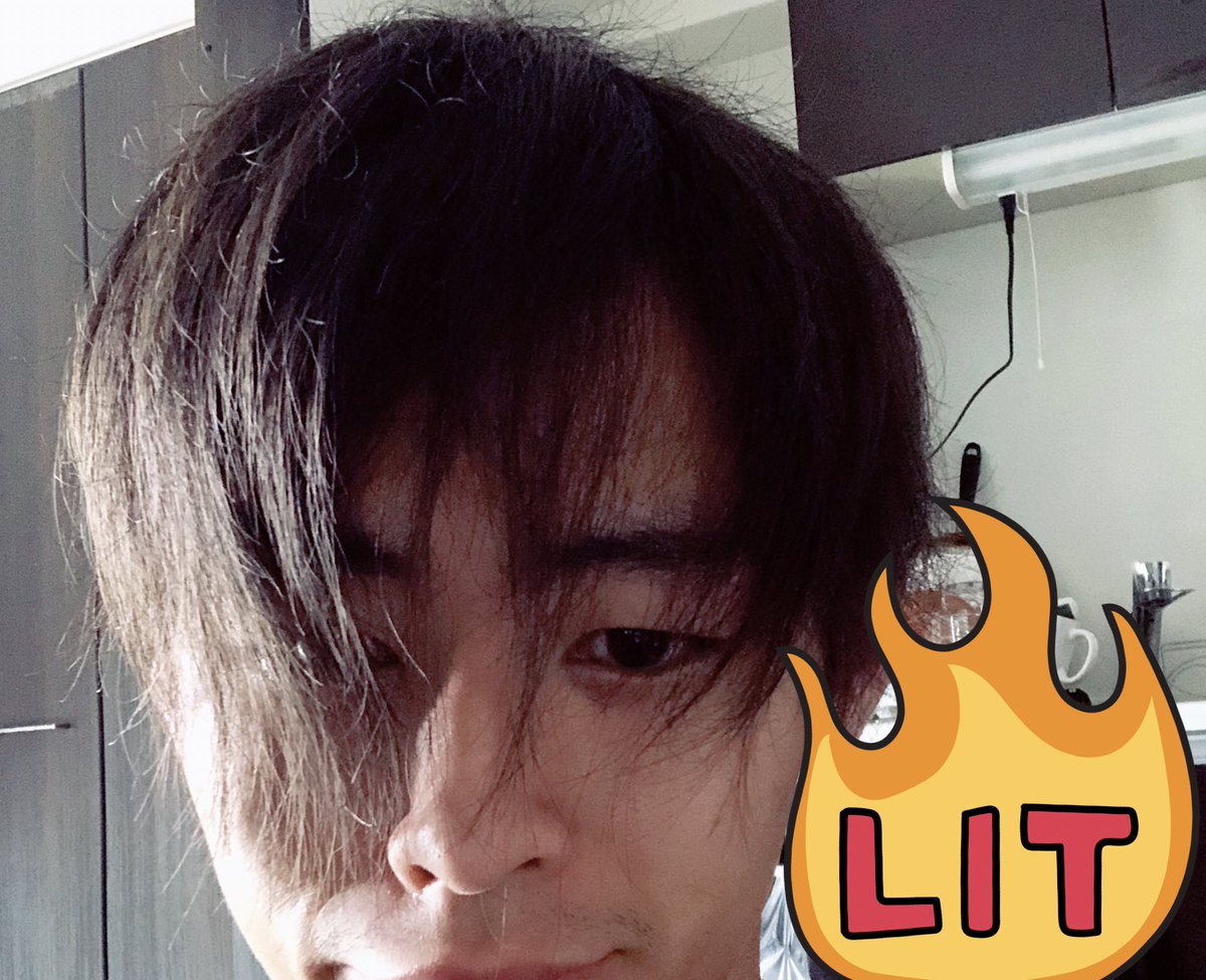 MeMee94489109's tweet photo. 寝起き数分後自撮り。

寝てて、髪の毛が目に入ってうざい。 https://t.co/2vLAvwadcp