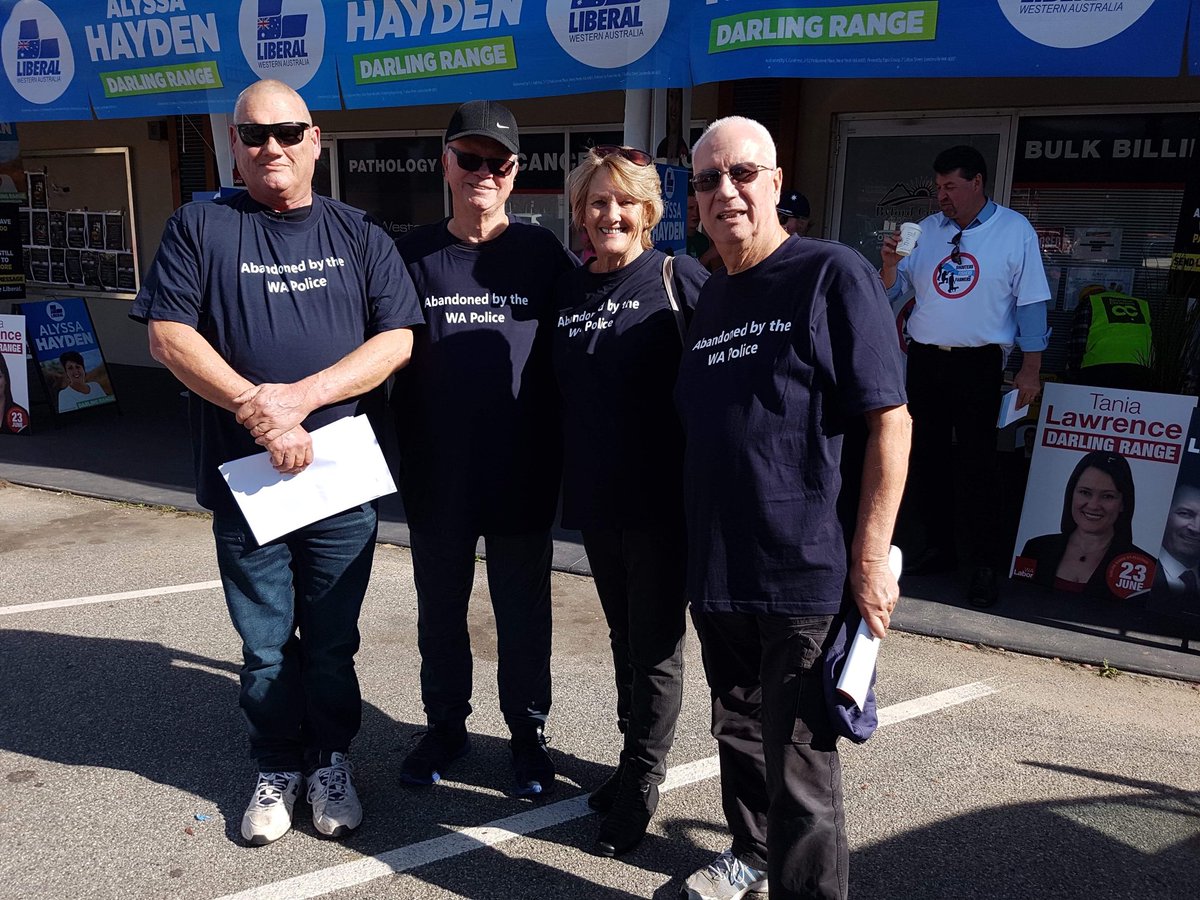 POF_WA's tweet photo. Thank you to our lovely volunteers getting the message out #TickTock #DRvotes #workerscompforcops #parliamentaryinquiry They have left #WAPOL but still want the best for those that support & protect the community https://t.co/cVlIh7nloi