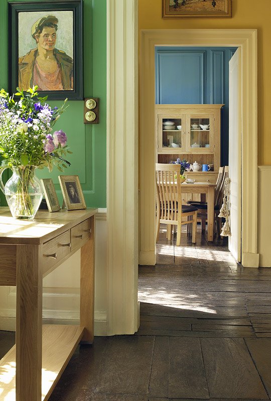 Contempo_Furn's tweet photo. Con-tempo furniture we take all the hard work out of creating stunning rooms Quercus hall table clean design to suit any home. Made in our factory next to our showroom, take a look > https://t.co/OAE0MLfXdw 😍 https://t.co/K4Hyl1TRLa