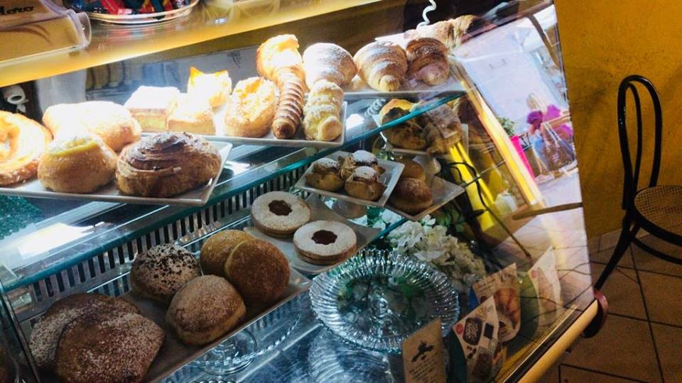 CaffedelDuca's tweet photo. Buongiorno !!!! Ottimi propositi per questo sabato: una buonissima colazione da Caffè del Duca con un ampia scelta di paste. Coccoliamo i nostri clienti !!!! #caffedelduca #cagliari #breakfast #colazioni #alternative #buongiorno #caffè #cappuccino #cornetto #nutella #bar #cake https://t.co/zztzfT3z5l