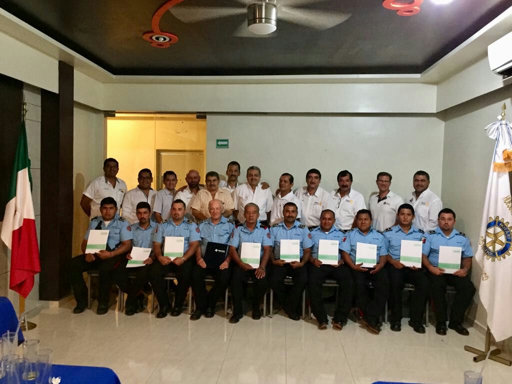 amdigitalhgo's tweet photo. #RegionesAM Seguros de vida con cobertura de cien mil pesos recibieron por segunda ocasión nueve integrantes del cuerpo de Bomberos.
https://t.co/OkxeGDGqBx https://t.co/kq0s08Ofx2