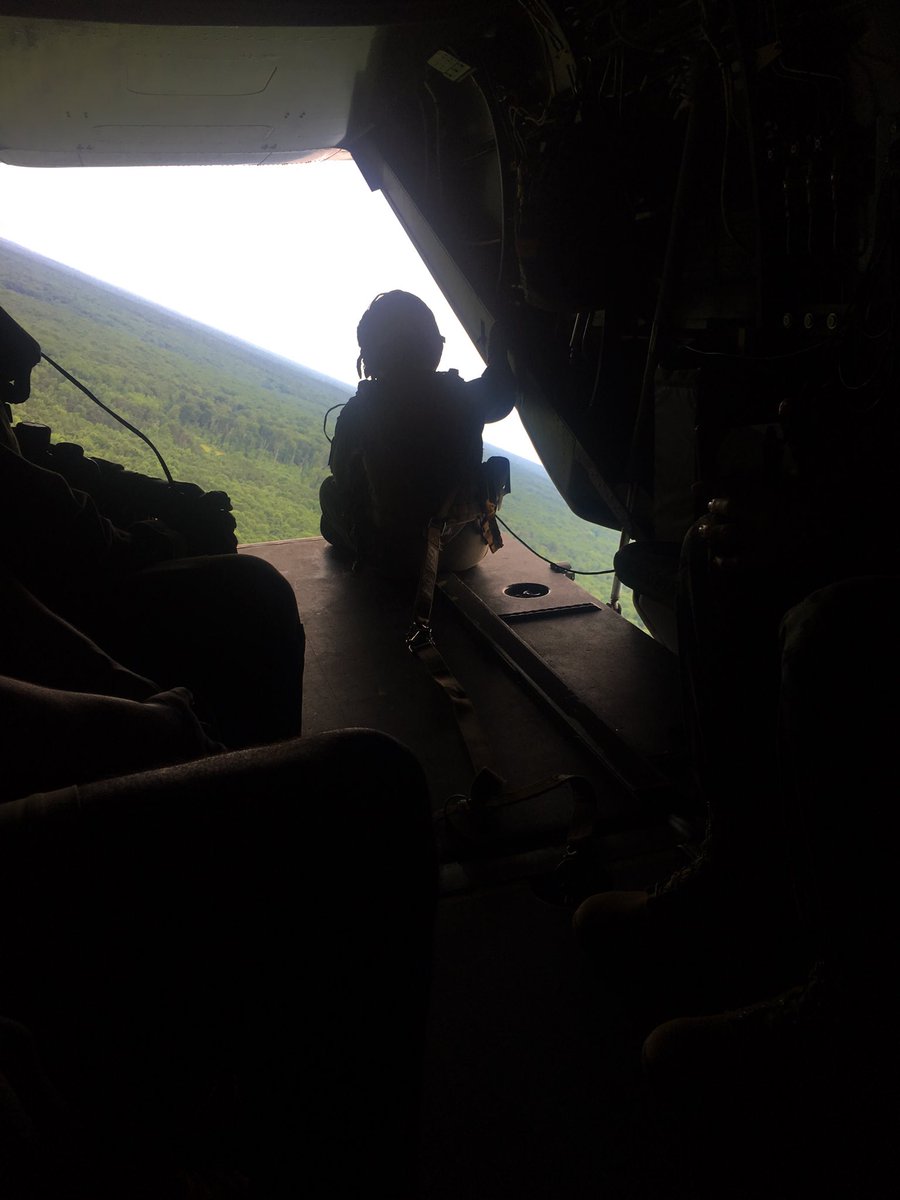 csowards704's tweet photo. The most breathtaking experience. #MCRCWS #osprey #usmc #hmx1 https://t.co/DEfWCqlw4L