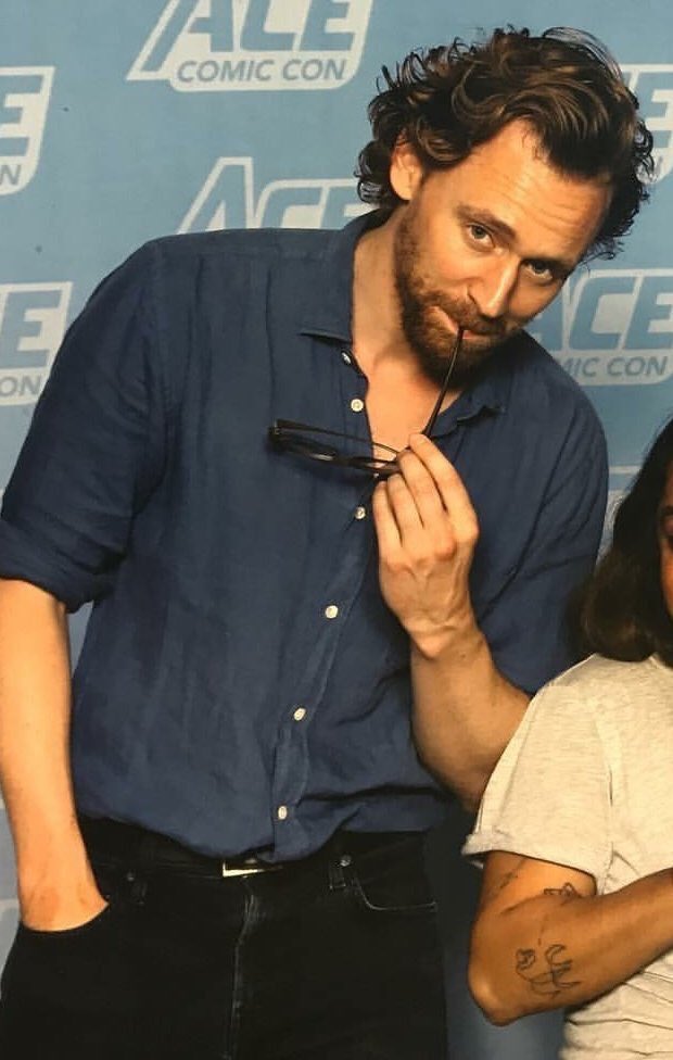 vndrlinde's tweet image. Ahah oh shit find me on your bed