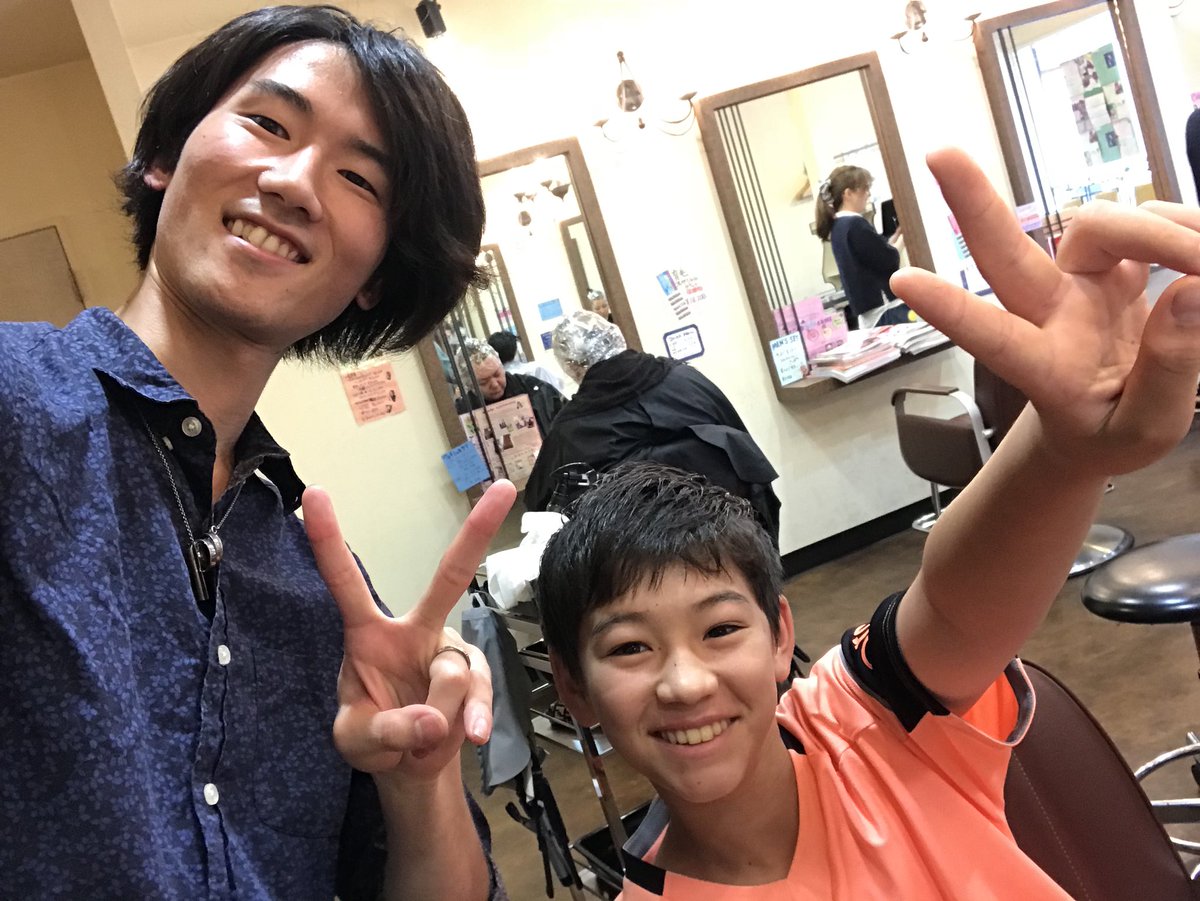 岡部迅 べーやん 理容師 絶対カッコよくします Ar Twitter イケメン中学生 トマスくん 今日も夜からサッカーの練習 頑張れ ガナーズ ガナーズヘアドレッシング 美容室 美容師 サッカー サッカー少年