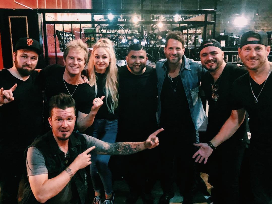 arturo_padilla's tweet photo. It was a great night! Thanks to all the familiar faces that came out to support! @elanajane you killed it! 🤘🏽 and @parmaleemusic down to earth and talented! Keep rockin!

#Concert #showtime #livemusic #live #parmalee #elanajane #country #countrymusic #awesome #fun #teinorth https://t.co/OjuM7LTah5