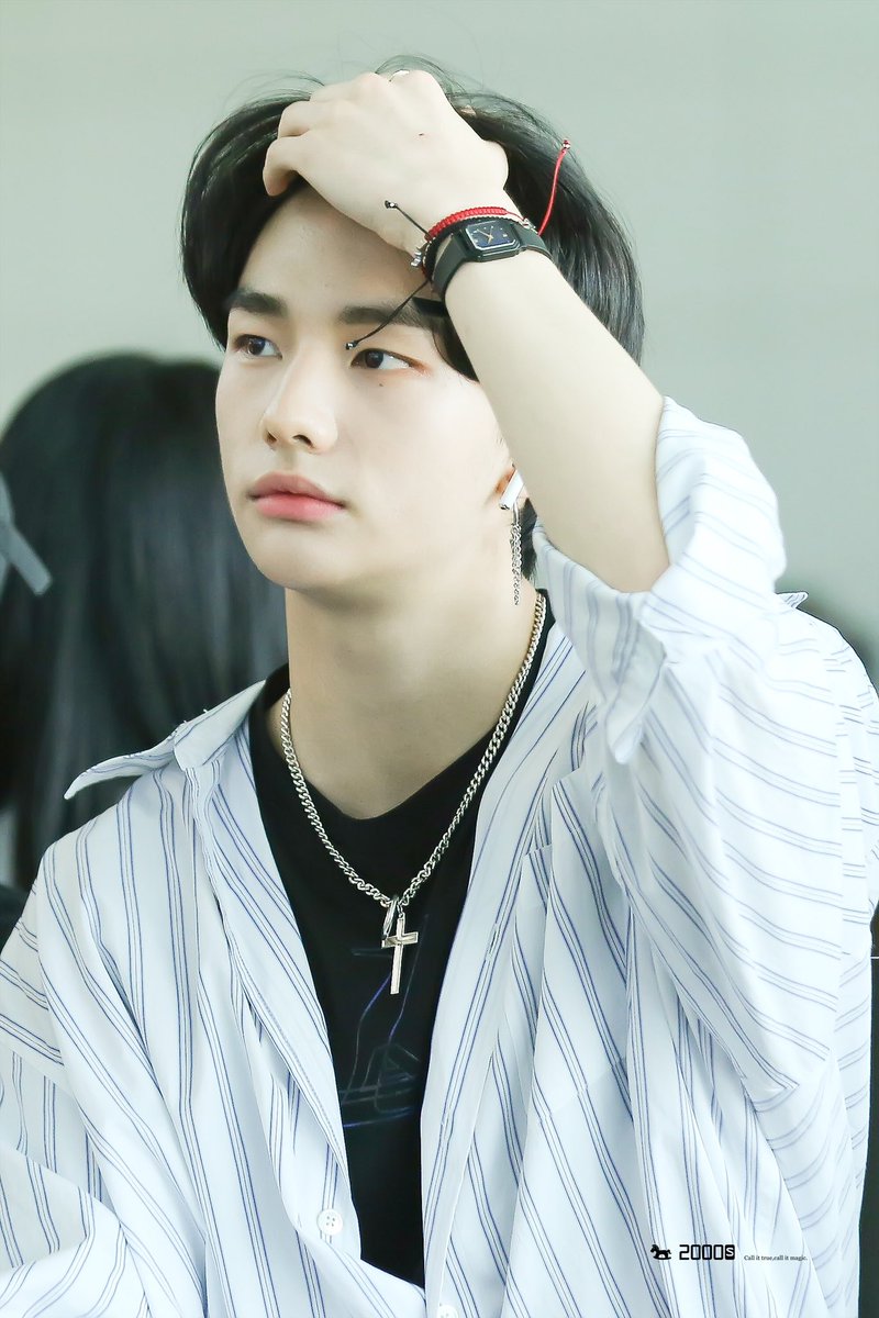 2000seconds's tweet image. 180622 출국♡♡
머리 넘기는 거 넘 섹시해ㅠㅜ

#스트레이키즈 #현진 #황현진 #StrayKids #hyunjin #IamNOT
